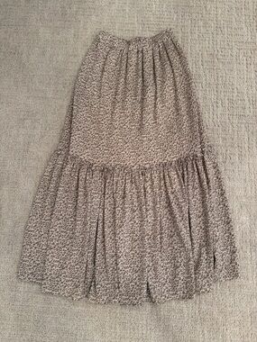 Tiered Midi Skirt in Beige Floral Print